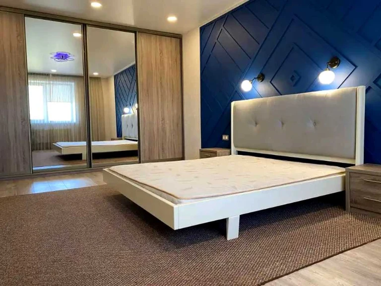 Apartment. Дніpro, Naberezhna Pereomohy str.