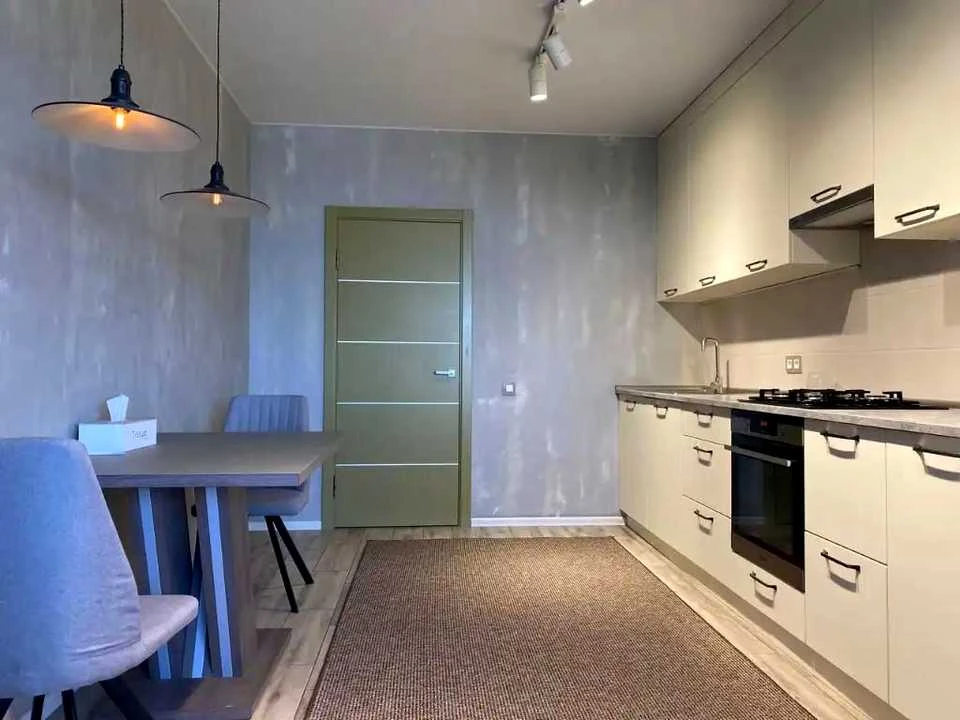Apartment. Дніpro, Naberezhna Pereomohy str.