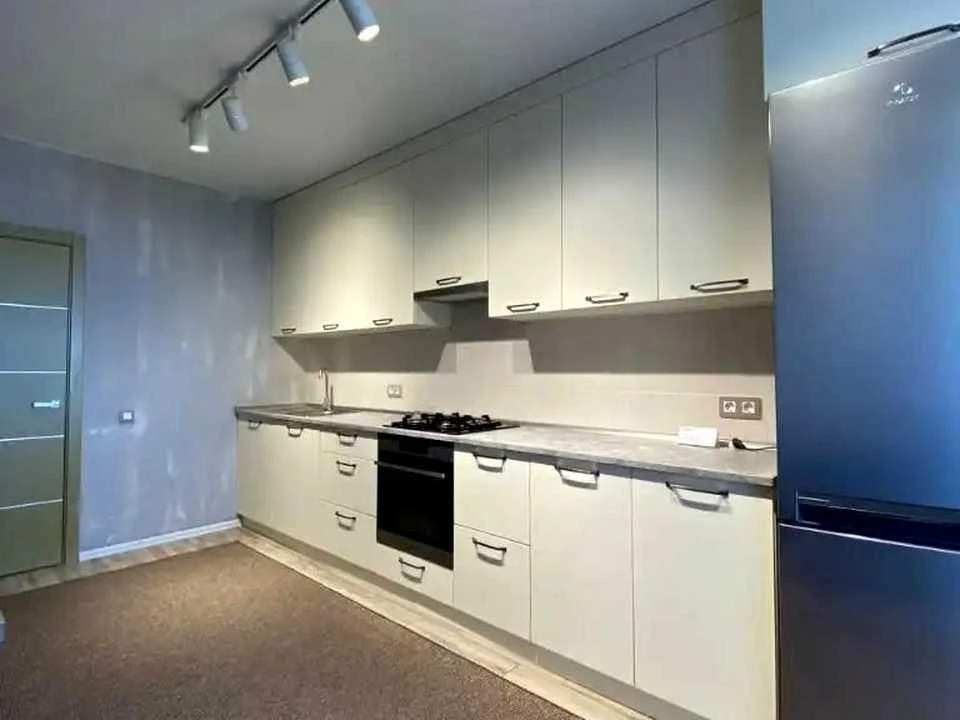 Apartment. Дніpro, Naberezhna Pereomohy str.