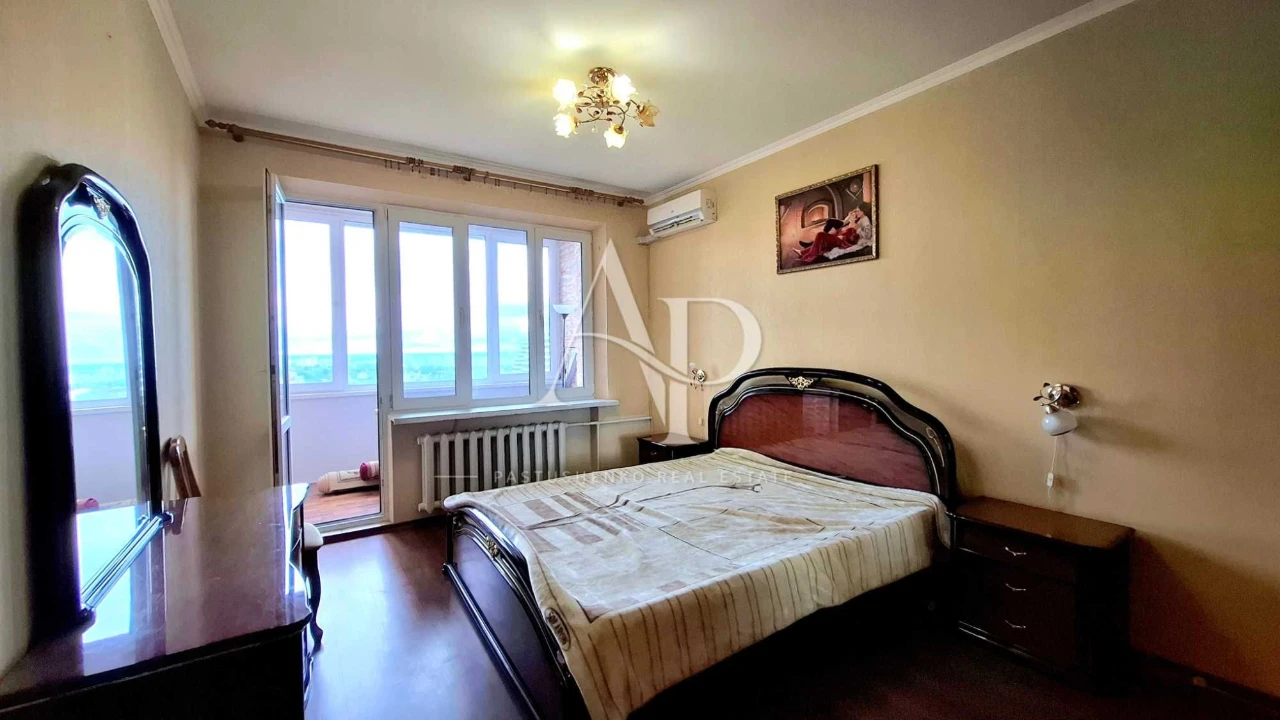 Продається 3-кімнатна квартира 110 кв. м на бульвар Лесі Українки