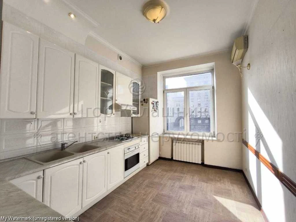 For Sale Spacious Apartment (163.3 sq m) in Kyiv, Pecersky