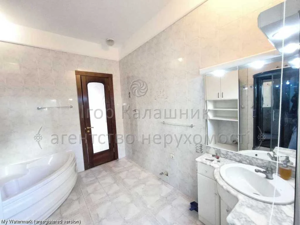 For Sale Spacious Apartment (163.3 sq m) in Kyiv, Pecersky
