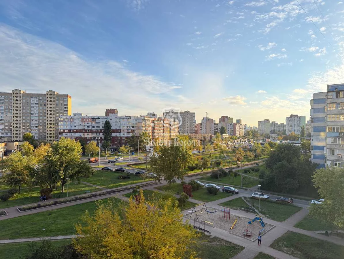 For Sale: 2-Bedroom Apartment (51 sq m) in Kyiv, Desniansky District