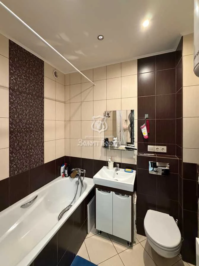 Продається однокімнатна квартира (40,2 м²) в Киеве, Святошинський