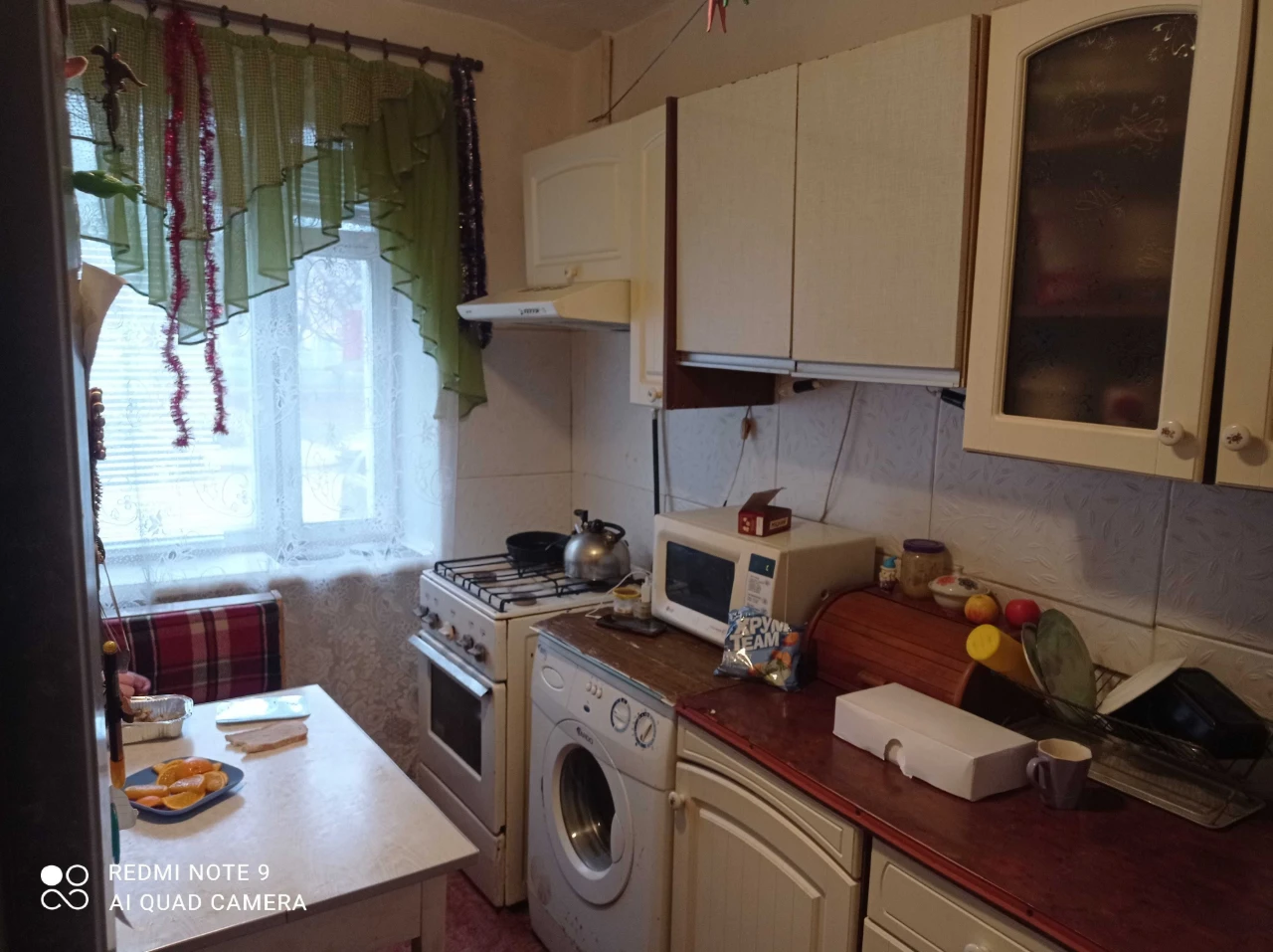 3-bedroom apartment in a brick building