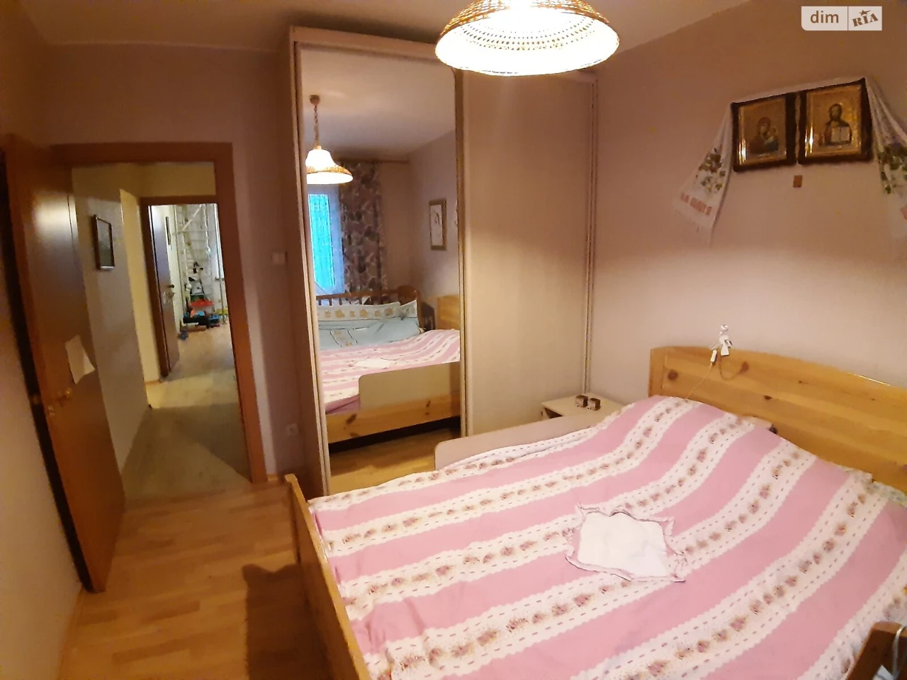 Long-Term Rental Apartment, Poznaki