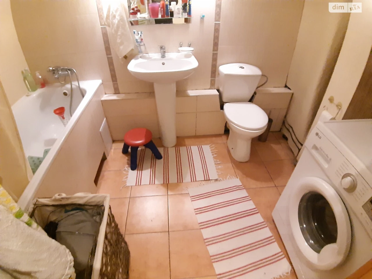 Long-Term Rental Apartment, Poznaki
