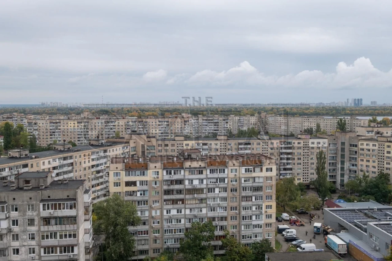 Простора 2-кімнатна квартира 91 м², з видом на Дніпро, проспект Володимир