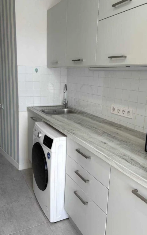 Sale of a 1-bedroom apartment on вул. Мілютенка, building 36, Liso