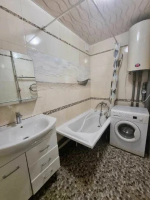 Продам 1 комнатную квартиру в самом центре Днепра.