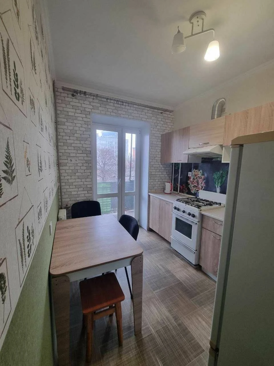 Продам 1 комнатную квартиру в самом центре Днепра.