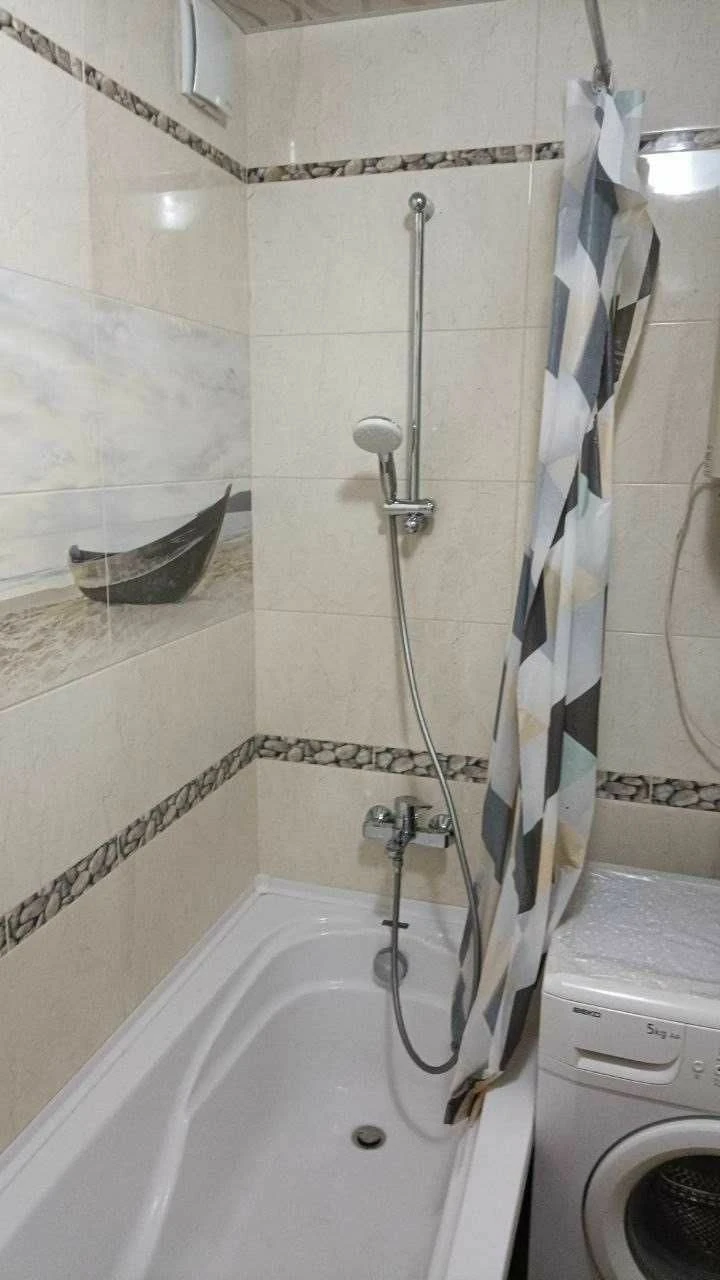 Продам 1 комнатную квартиру в самом центре Днепра.