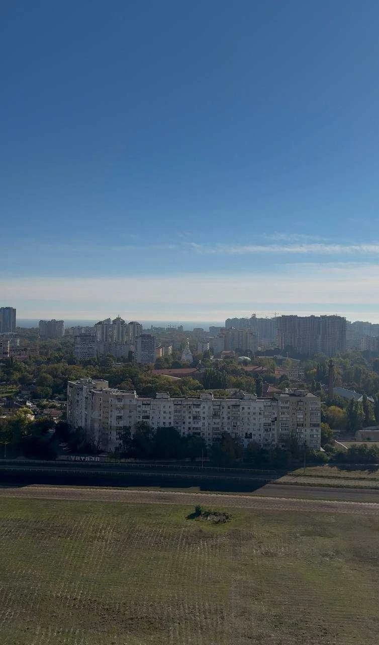 Продається простора 3-кімнатна квартира з преміальним ремонтом у