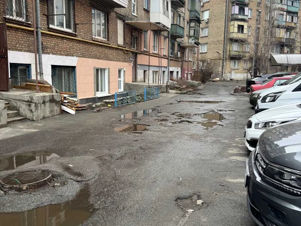 Квартира. Киев, Набережно-Лугова улица.