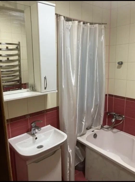 Sale of 3 room apartment 69.50 sq.m. 5/9 floor. Under Holoskom 10000