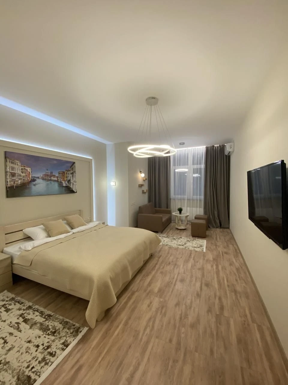 Bright and spacious 1-bedroom apartment 56 sq.m, вул. Іоанна Павла ll,