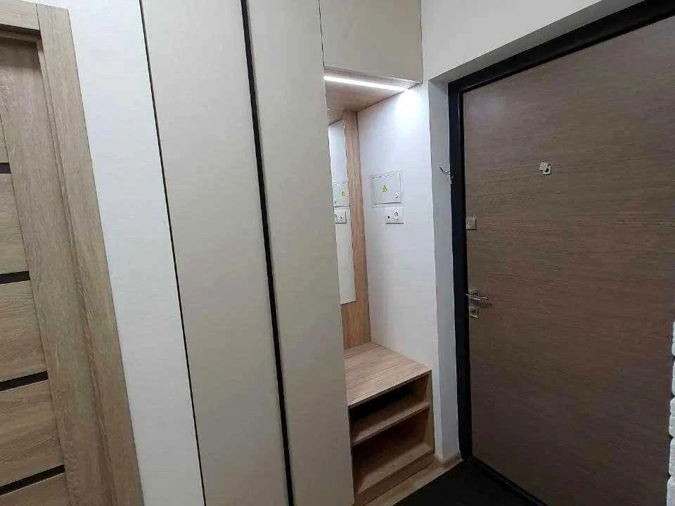 Квартира. Київ, Салютна вулиця
