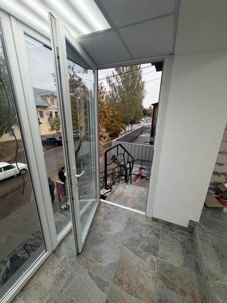 Продам квартиру під житло або комерцію