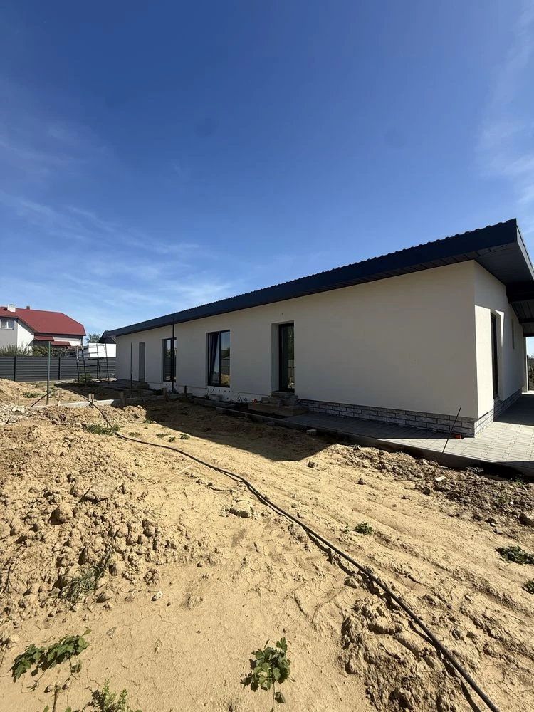 Продаж одноповерхового таунхауса з ремонтом без меблів в м. Ужгороде
