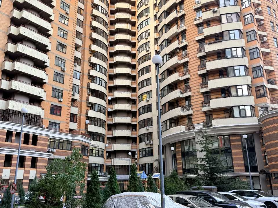 Квартира. Київ, Лесі Українки бульв.