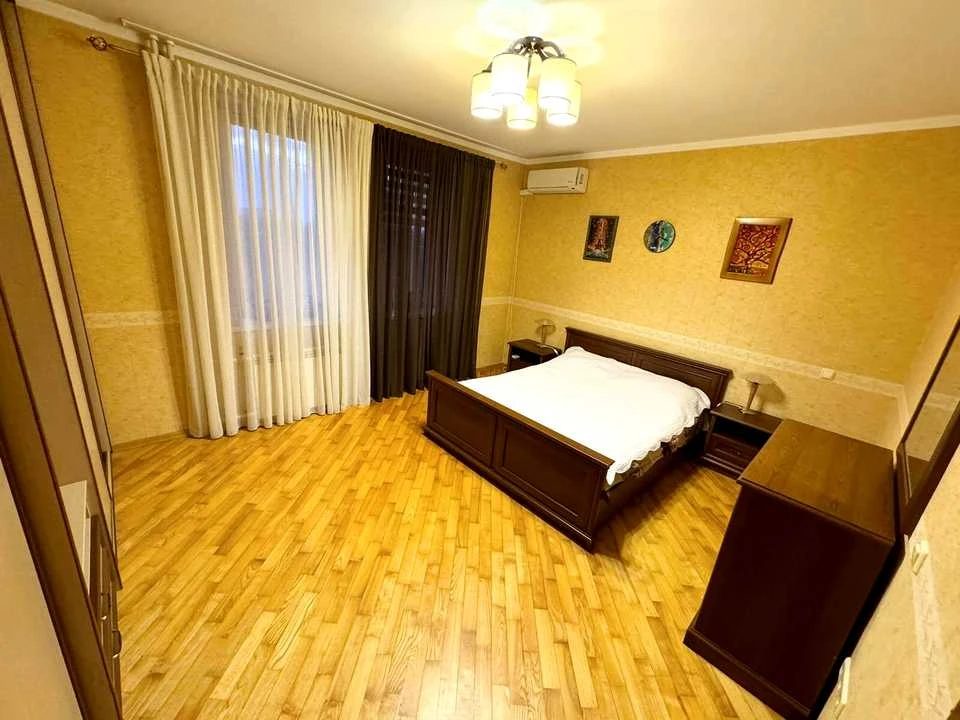 Квартира. Київ, вулиця Миколи Амосова