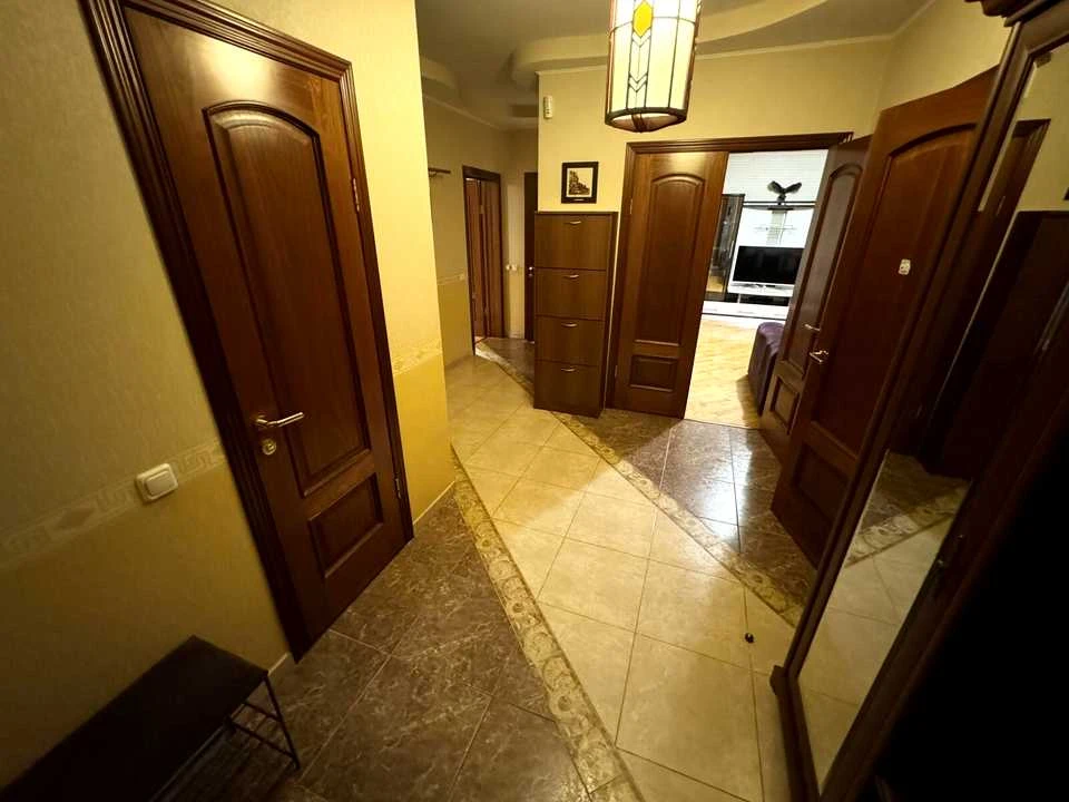 Квартира. Київ, вулиця Миколи Амосова