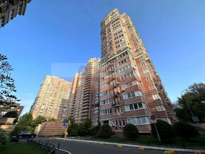 Квартира. Київ, Голосіївська вул.