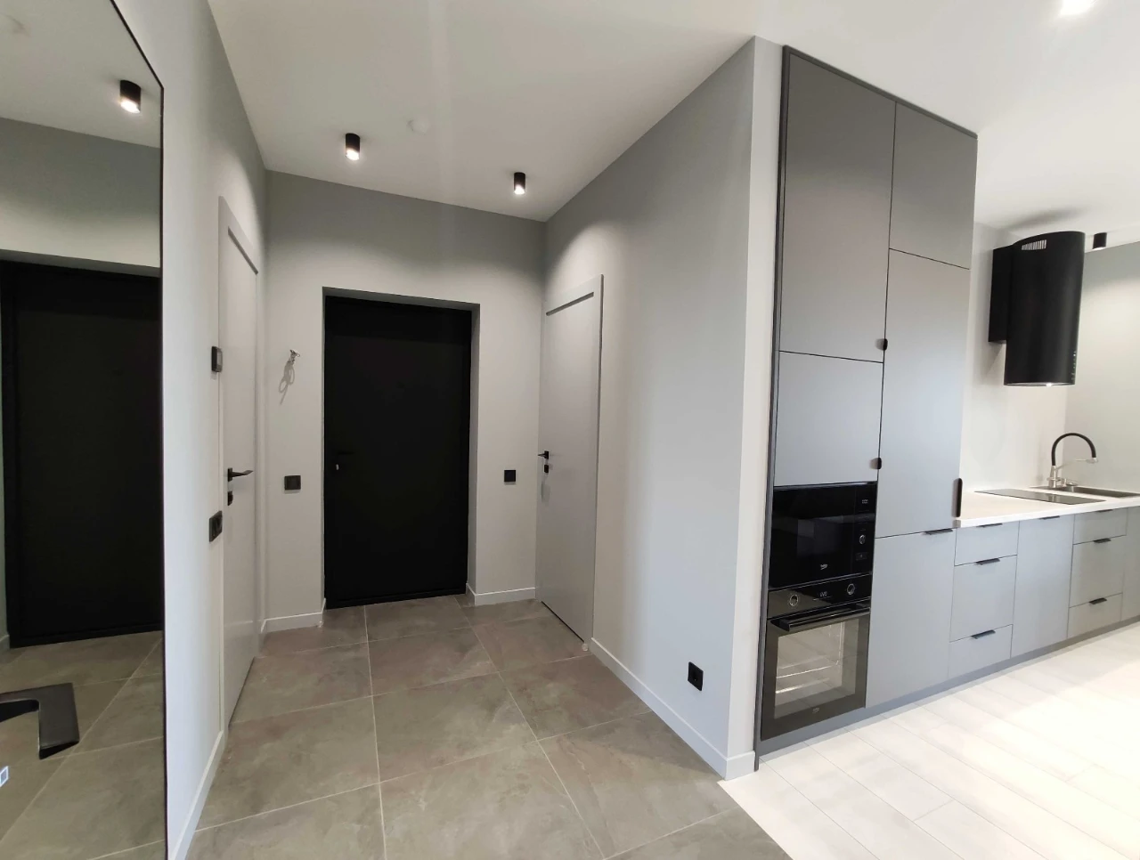 Designer Apartment with Furniture and Appliances - UNO City H