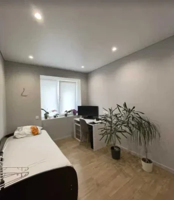 2-комнатная квартира 67 м² с ремонтом, газовым отоплением и
