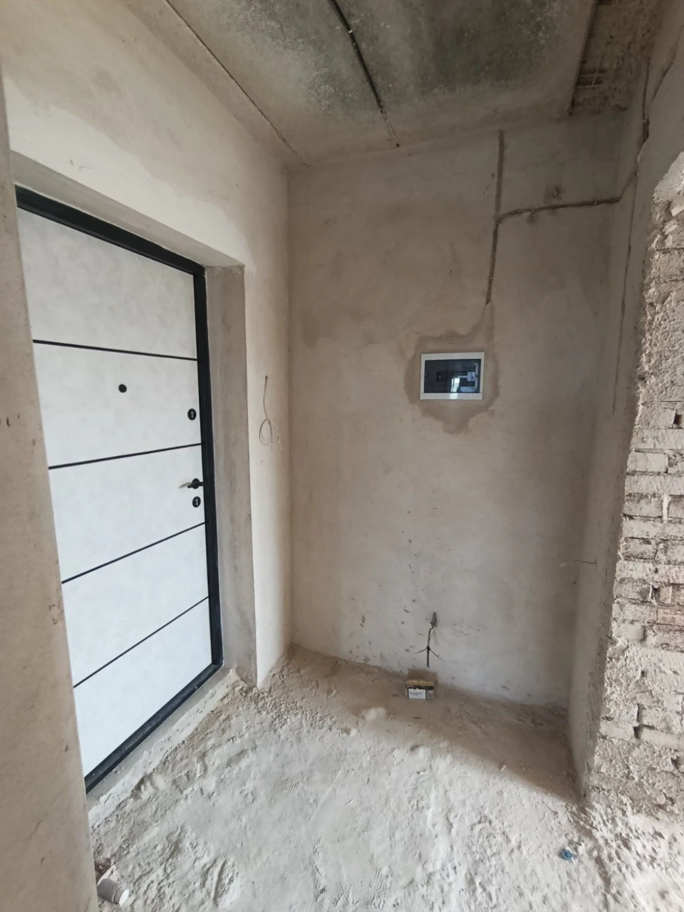 Cozy 2-room apartment on the 4th floor near the park. Closed territory