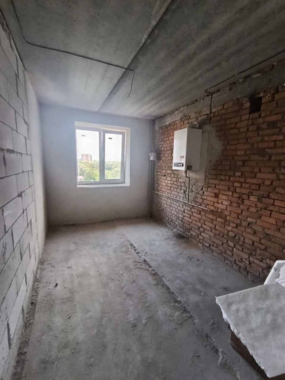 Cozy 2-room apartment on the 4th floor near the park. Closed territory