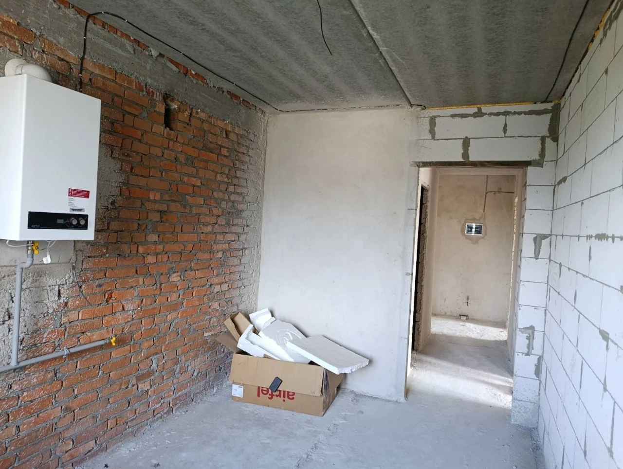 Cozy 2-room apartment on the 4th floor near the park. Closed territory