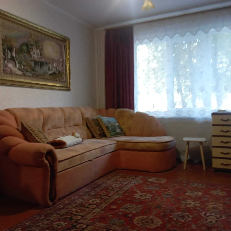 3-room apartment on Klosovskogo, independent heating, cosmetic renovation, furniture, appliances,