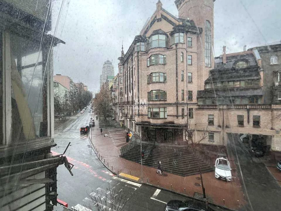 Квартира. Київ, Олеся Гончара вул.