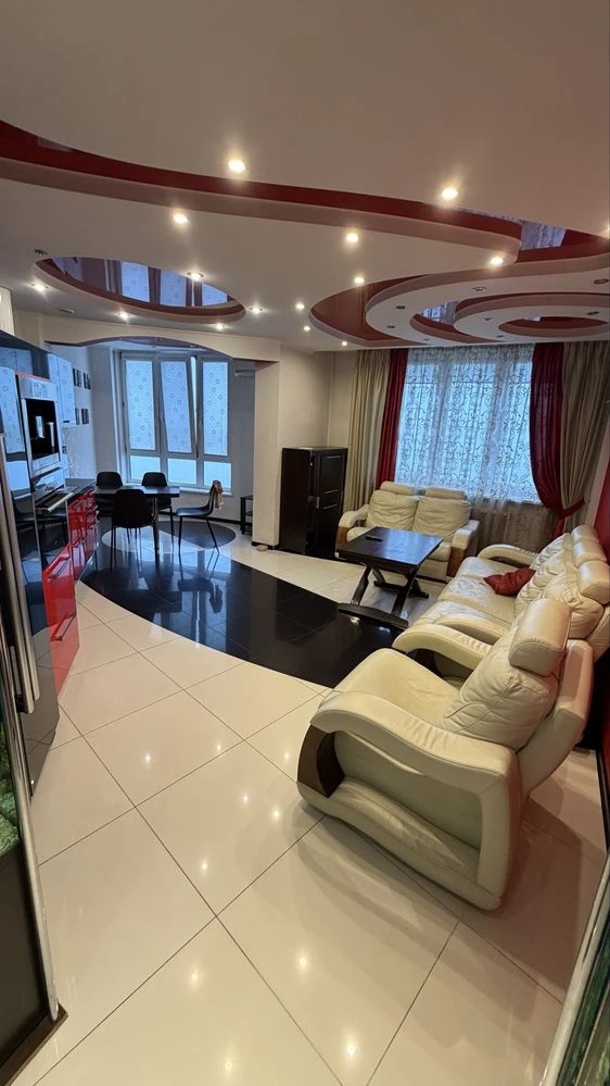 3-room apartment (90 sq.m) on Grigorenko 22/20