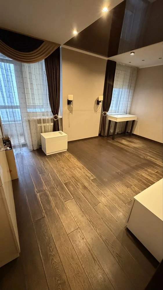 3-room apartment (90 sq.m) on Grigorenko 22/20