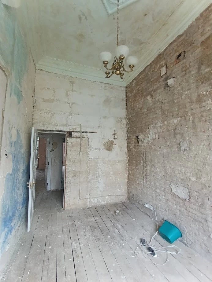 Продаж 3-кімнатній квартири 90 м², вул. Заньковецької, 7
