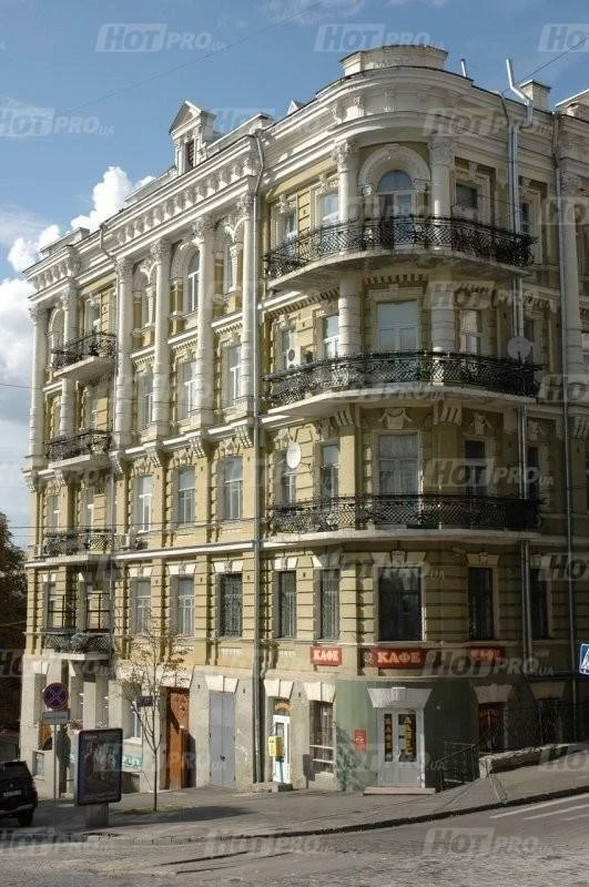 Продаж 3-кімнатній квартири 90 м², вул. Заньковецької, 7