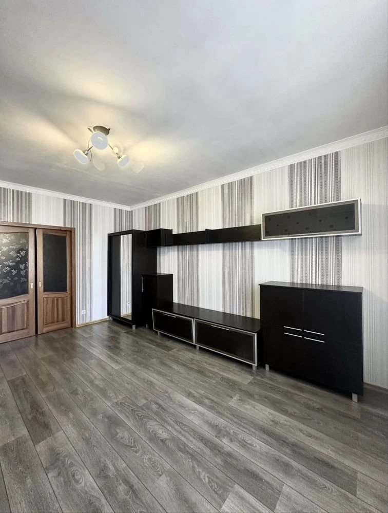 Продаж 3к квартира 98м2 метро Академмістечко Озеро Ліс