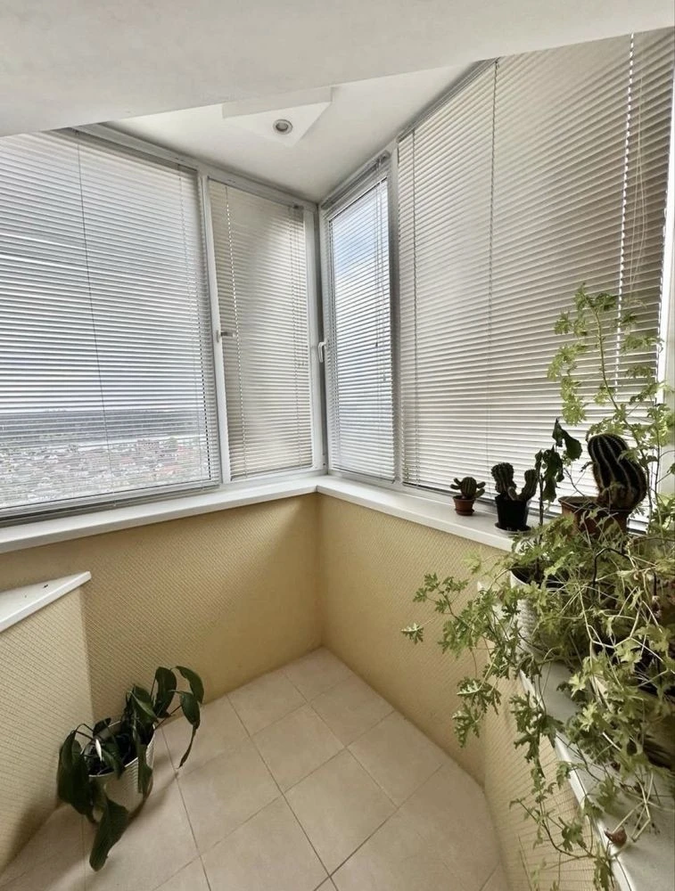 Продаж 3к квартира 98м2 метро Академмістечко Озеро Ліс