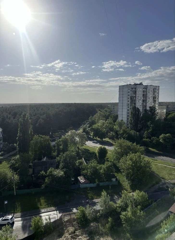 Продаж 3к квартира 98м2 метро Академмістечко Озеро Ліс