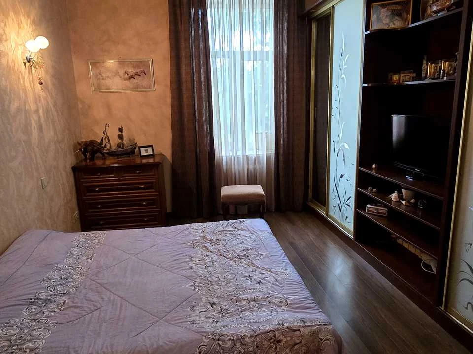 Квартира. Киев, улица Большая Васильковская