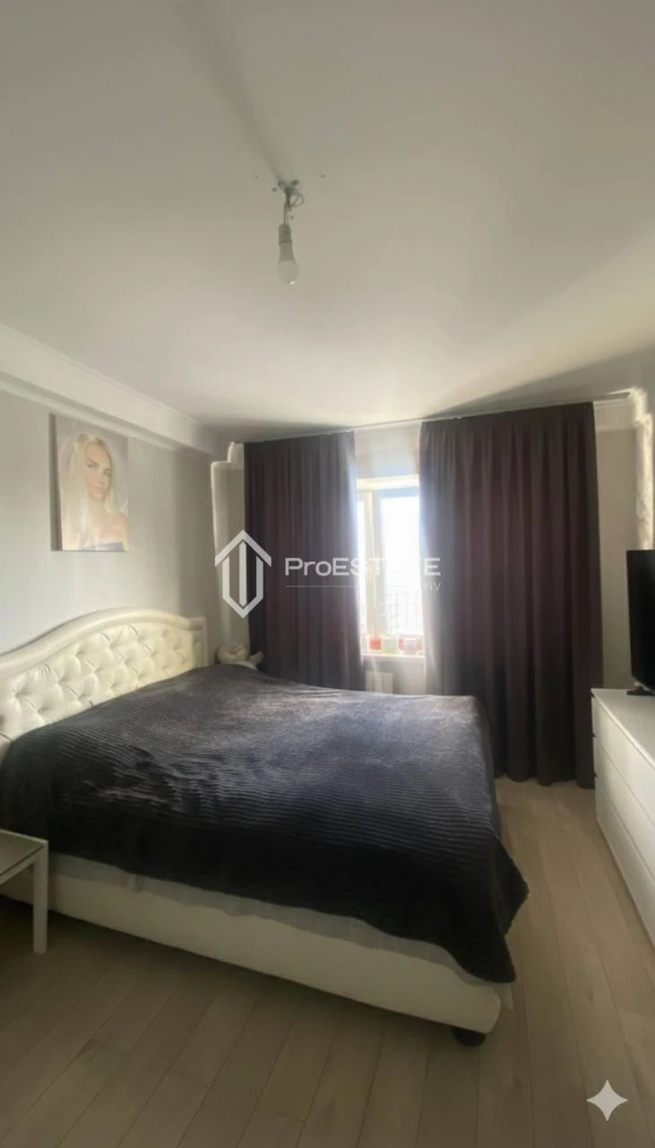 Bright 2-room apartment with a large balcony near the metro Cherni