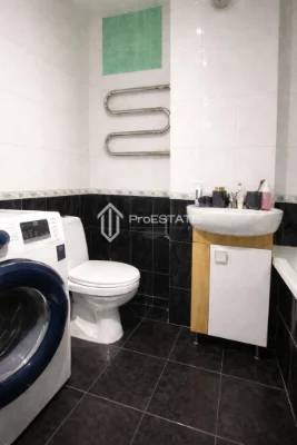 Bright 2-room apartment with a large balcony near the metro Cherni