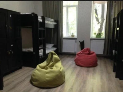 Продаж 3 кімн квартира 100 м² 1/3 вул. Степана Бандери 220000