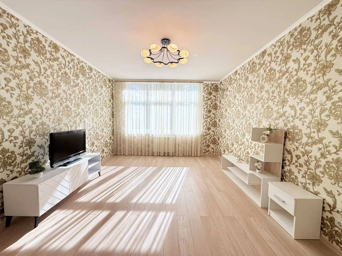 Продам 1-к квартиру Київ, Шевченківський, Сікорського вул, 4