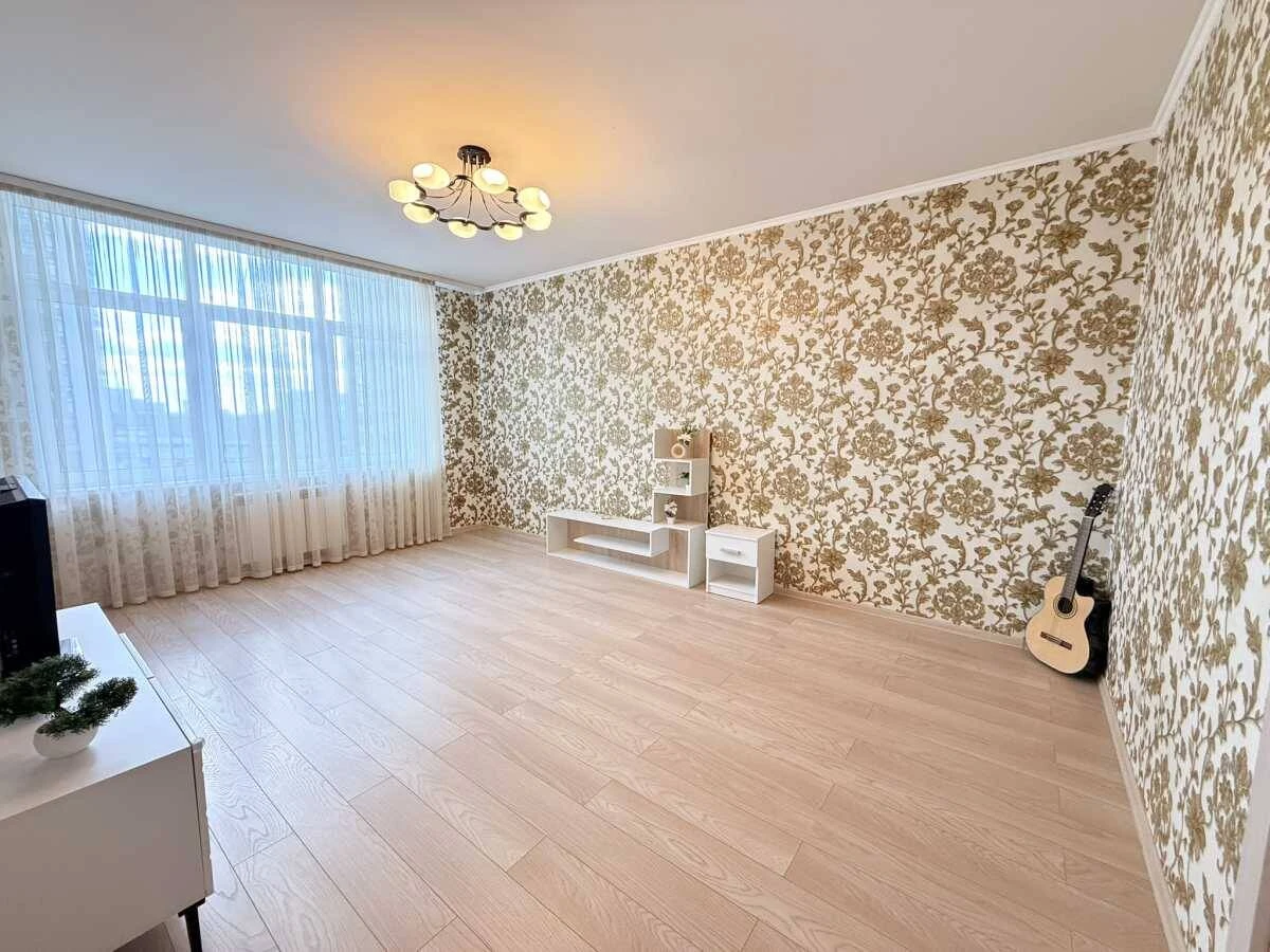Продам 1-к квартиру Київ, Шевченківський, Сікорського вул, 4