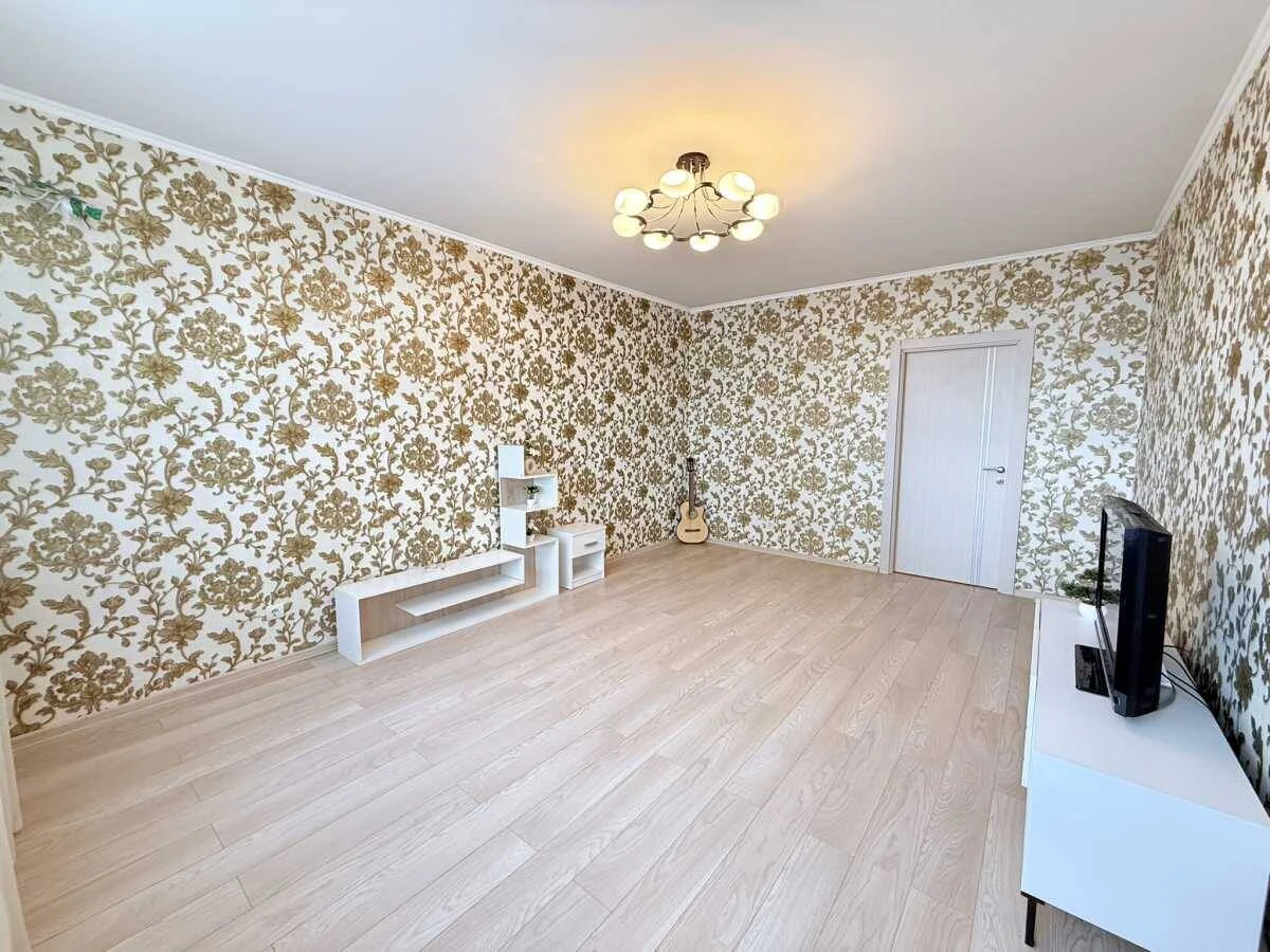 Продам 1-к квартиру Київ, Шевченківський, Сікорського вул, 4