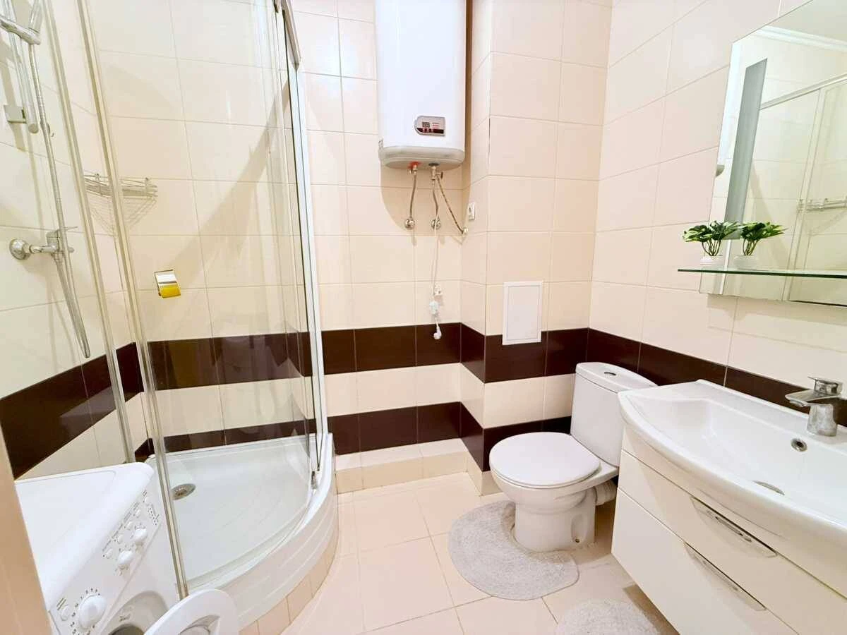 Продам 1-к квартиру Київ, Шевченківський, Сікорського вул, 4