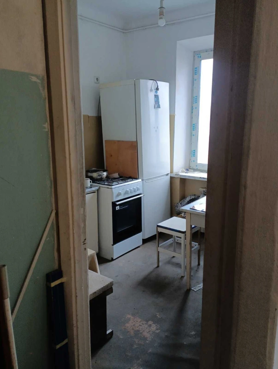 Квартира 2 кімнати під ремонт, вул. Юрія Глушка 10а